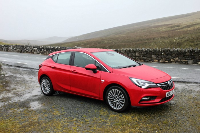 2015 Vauxhall Astra Review - Turbo Side - Carwitter