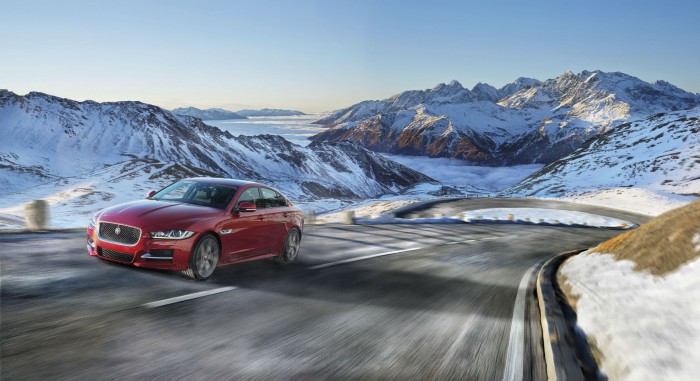 2017 Jaguar XE - AWD Snow Scene - carwitter