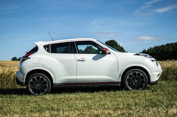 Nissan Juke NISMO RS Review - Side - carwitter