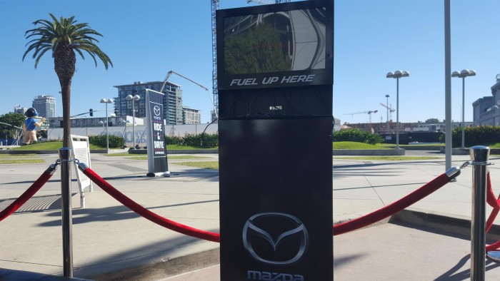 2015 Mazda MX-5 LA Auto Show Drive - 02 - carwitter