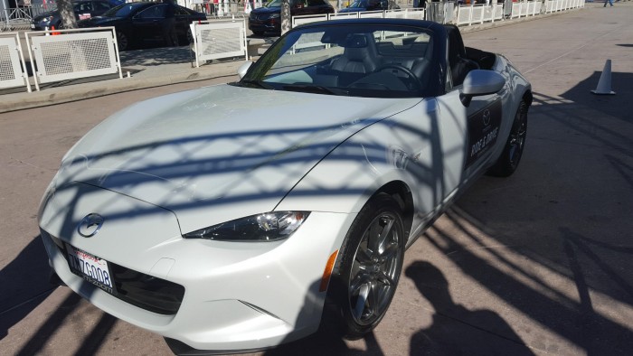 2015 Mazda MX-5 LA Auto Show Drive - 03 - carwitter
