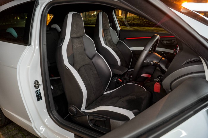 SEAT Leon Cupra 280 Review - Interior - carwitter