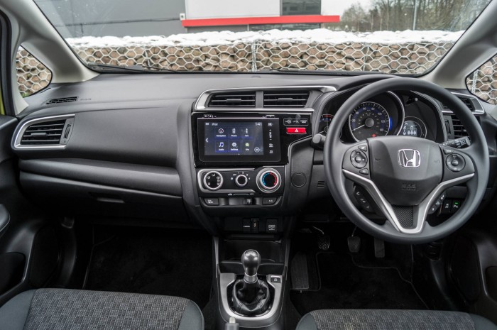 2016 Honda Jazz Review - Dashboard - carwitter