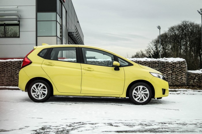 2016 Honda Jazz Review - Side On - carwitter
