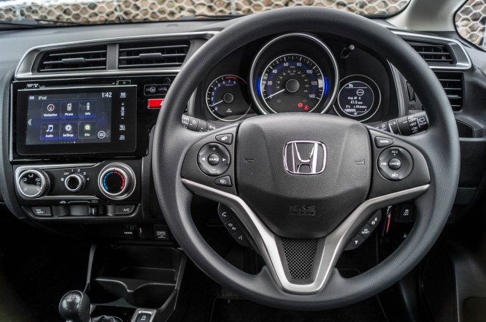 2016 Honda Jazz Review - Steering Wheel - carwitter