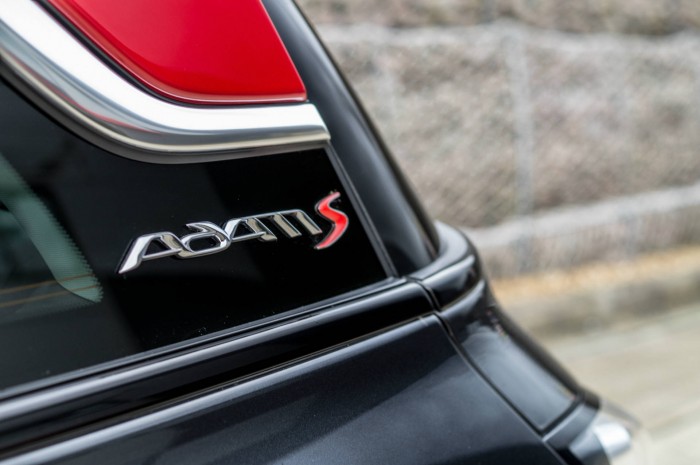 Vauxhall ADAM S Review - Badge - carwitter