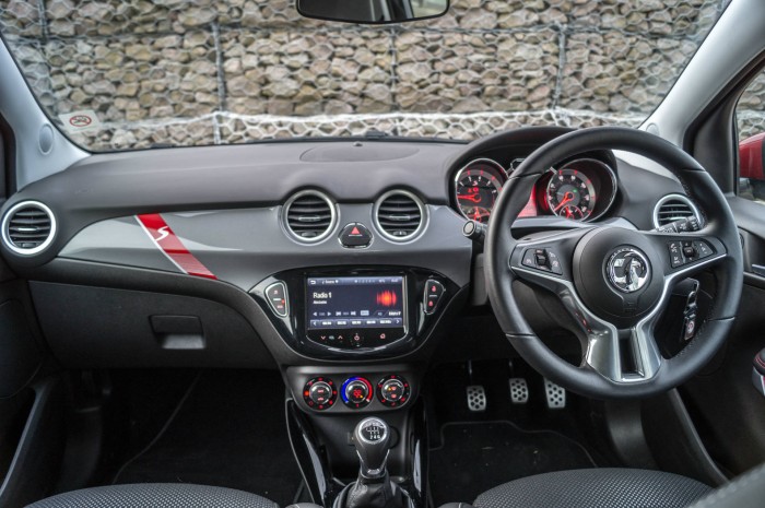 Vauxhall ADAM S Review - Dashboard - carwitter
