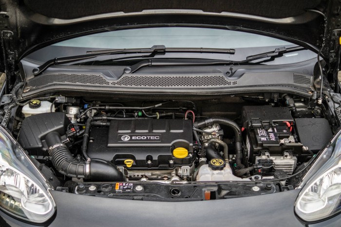 Vauxhall ADAM S Review - Ecotec Engine - carwitter