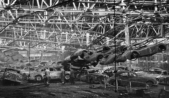 1957 Jaguar Browns Lane Fire - carwitter