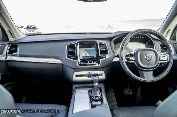 2016 Volvo XC90 D5 Review - Dashboard 2 - carwitter