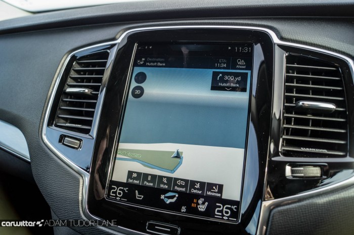 2016 Volvo XC90 D5 Review - Touchscreen - carwitter