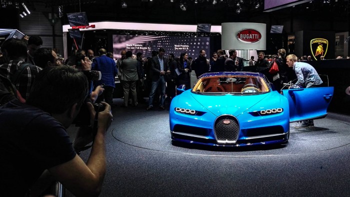 Geneva Motor Show 2016 - Bugatti Chiron - Front - carwitter