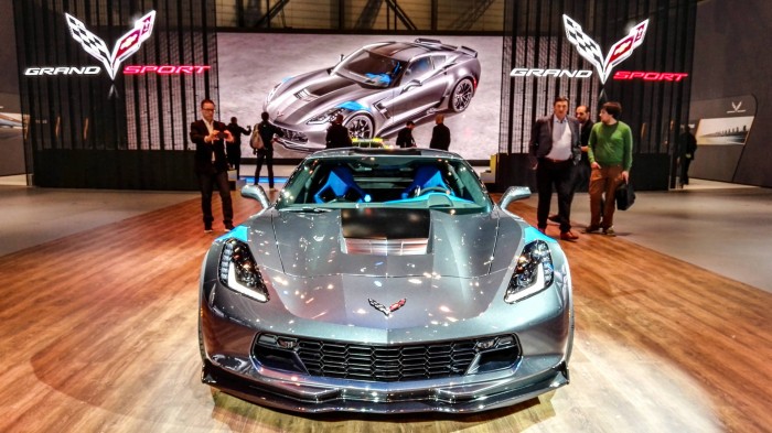 Geneva Motor Show 2016 - Chevrolet Corvette Grand Sport - Front Scene 2 - carwitter