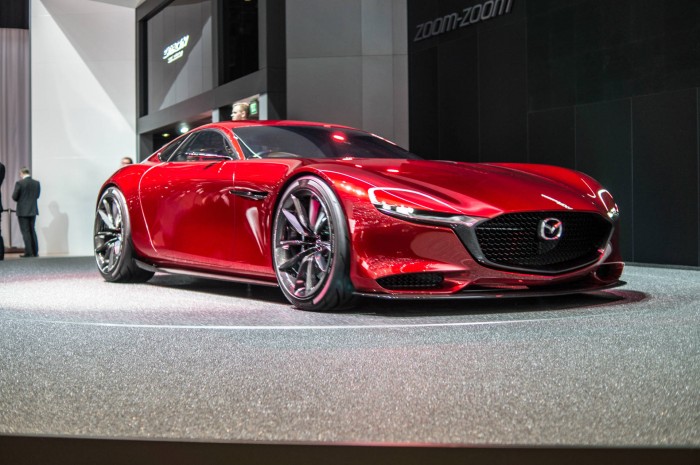 Geneva Motor Show 2016 - Mazda RX Vision Front - carwitter