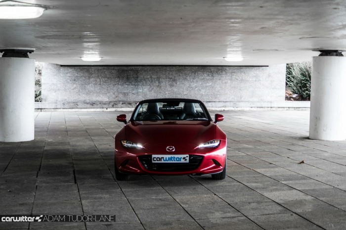 2016 Mazda MX5 160 PS Review -Front Scene Urban - carwitter