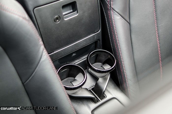 2016 Mazda MX5 160 PS Review - Glovebox - carwitter