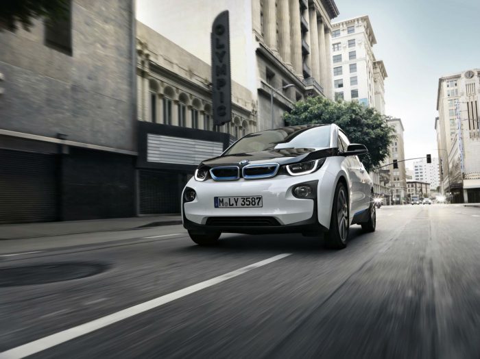 2016 BMW i3 94AH - Front White - carwitter