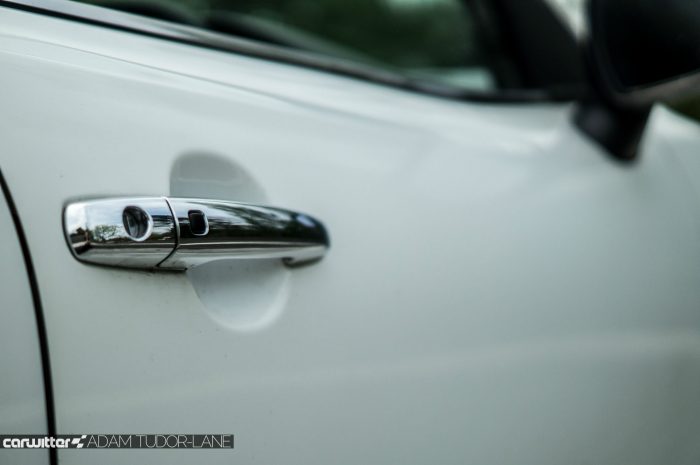 2016 Suzuki Baleno Review - Door Hangle - carwitter