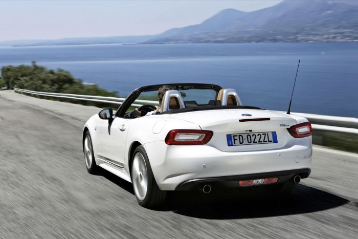 2016 Fiat 124 Spider White - Rear - carwitter