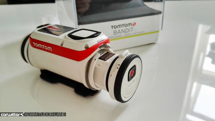 2016 TomTom Bandit Review - Battery Removal - carwitter