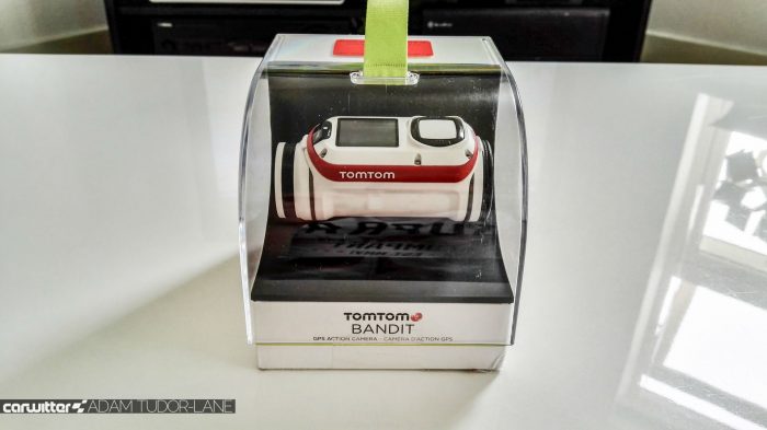 2016 TomTom Bandit Review - Box - carwitter