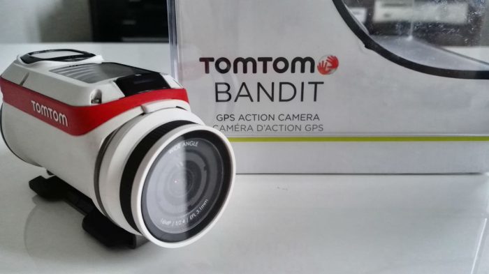 2016-TomTom-Bandit-Review-Logo-carwitter