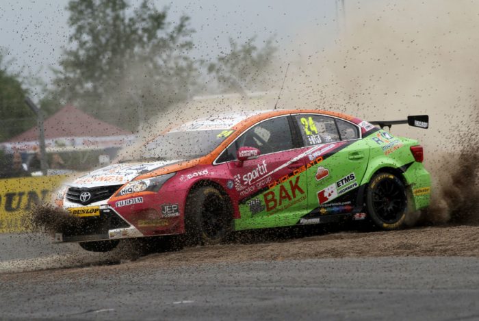 BTCC 2016 Croft Hill Off
