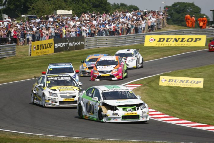 BTCC 2016 O-Park Austin Avensis Damage