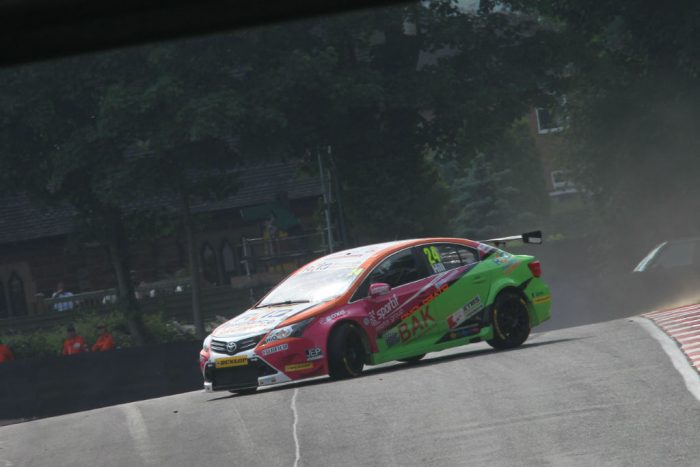 BTCC 2016 O-Park Hill HARD Avensis
