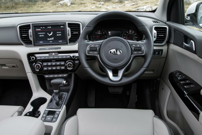 2016 Kia Sportage Review - Dashboard Interior - carwitter