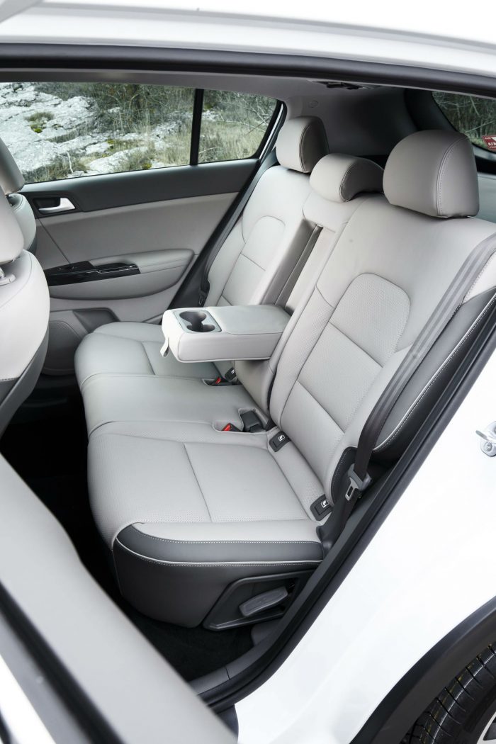 2016 Kia Sportage Review - Rear Seats - carwitter