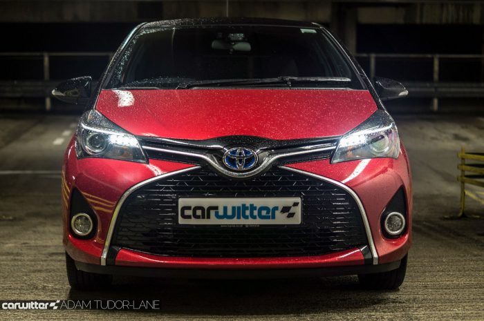 2016 Toyota Yaris Hybrid Review - Front Close - carwitter
