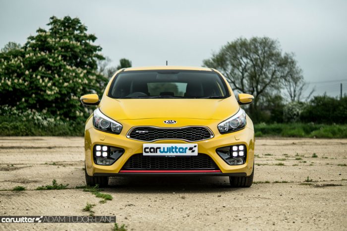 2016 KIA Pro Ceed GT Review - Front - carwitter