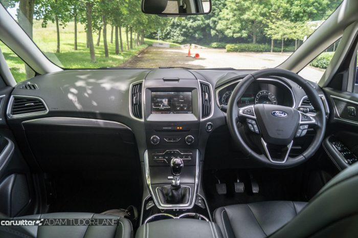 2016-ford-s-max-review-dashboard-carwitter