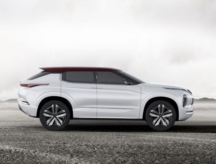 mitsubishi-gt-phev-side