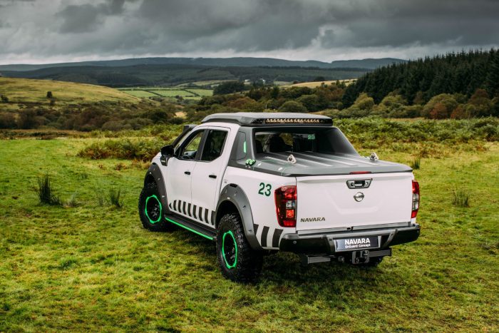 nissan-navara-enguard-concept-rear-carwitter