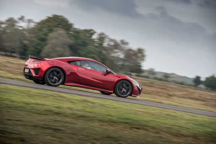 2016-honda-nsx-review-side-carwitter