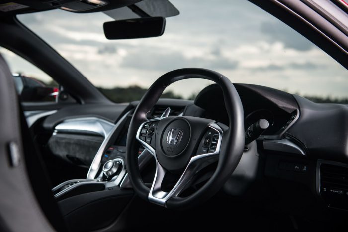 2016-honda-nsx-review-steering-wheel-carwitter