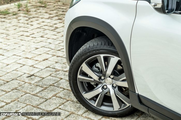 2016-peugeot-2008-allure-1-2-review-alloys-carwitter