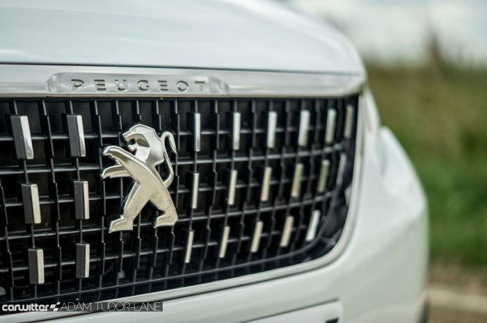 2016-peugeot-2008-allure-1-2-review-grille-carwitter