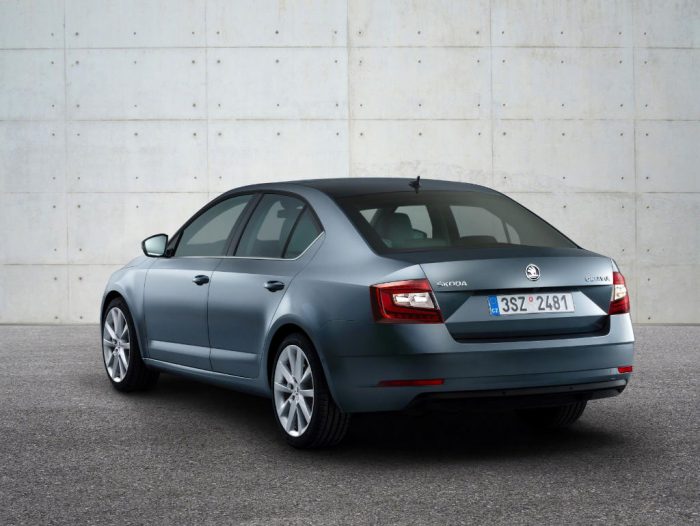 2017-skoda-octavia-back