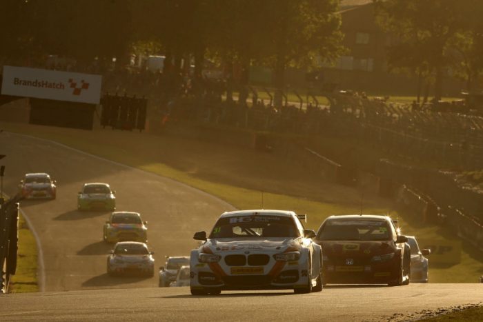 btcc-16-brands-gp-goff-bmw-action