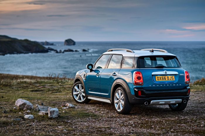 mini-countryman-rear