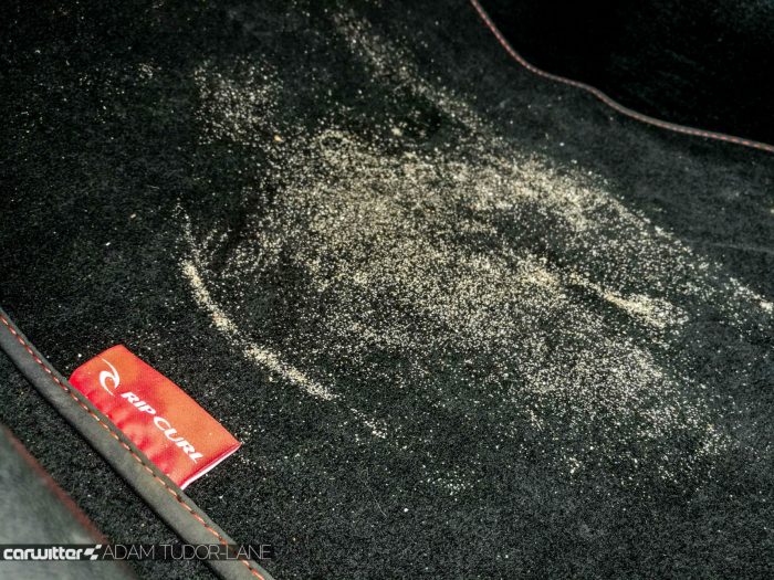 2016-citroen-c4-cactus-ripcurl-review-sand-car-mat-carwitter