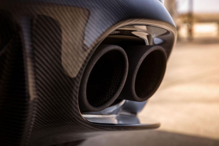 aston-martin-vanquish-s-exhaust-detail