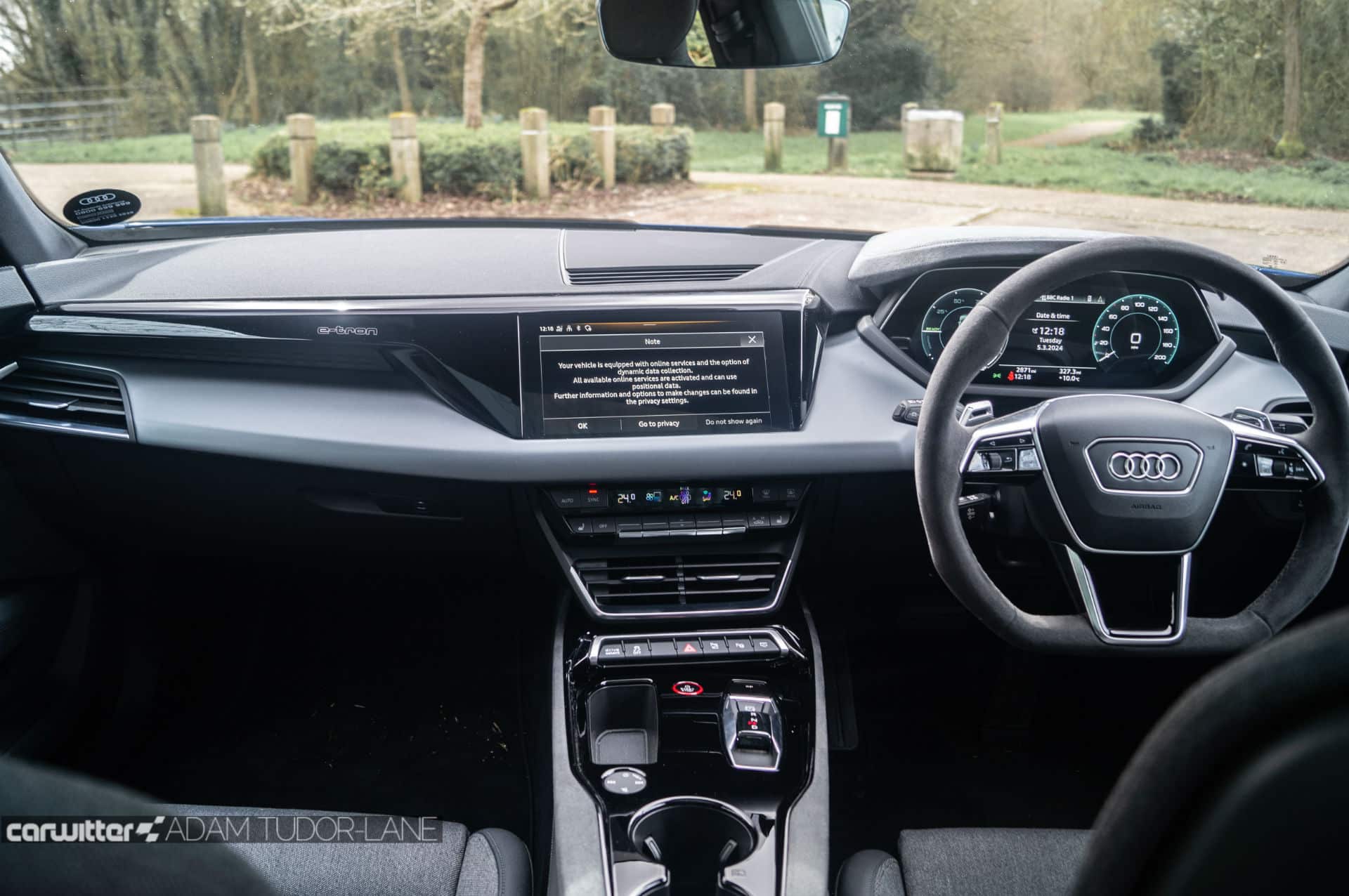 2023 Audi e-tron GT quattro dashboard interior