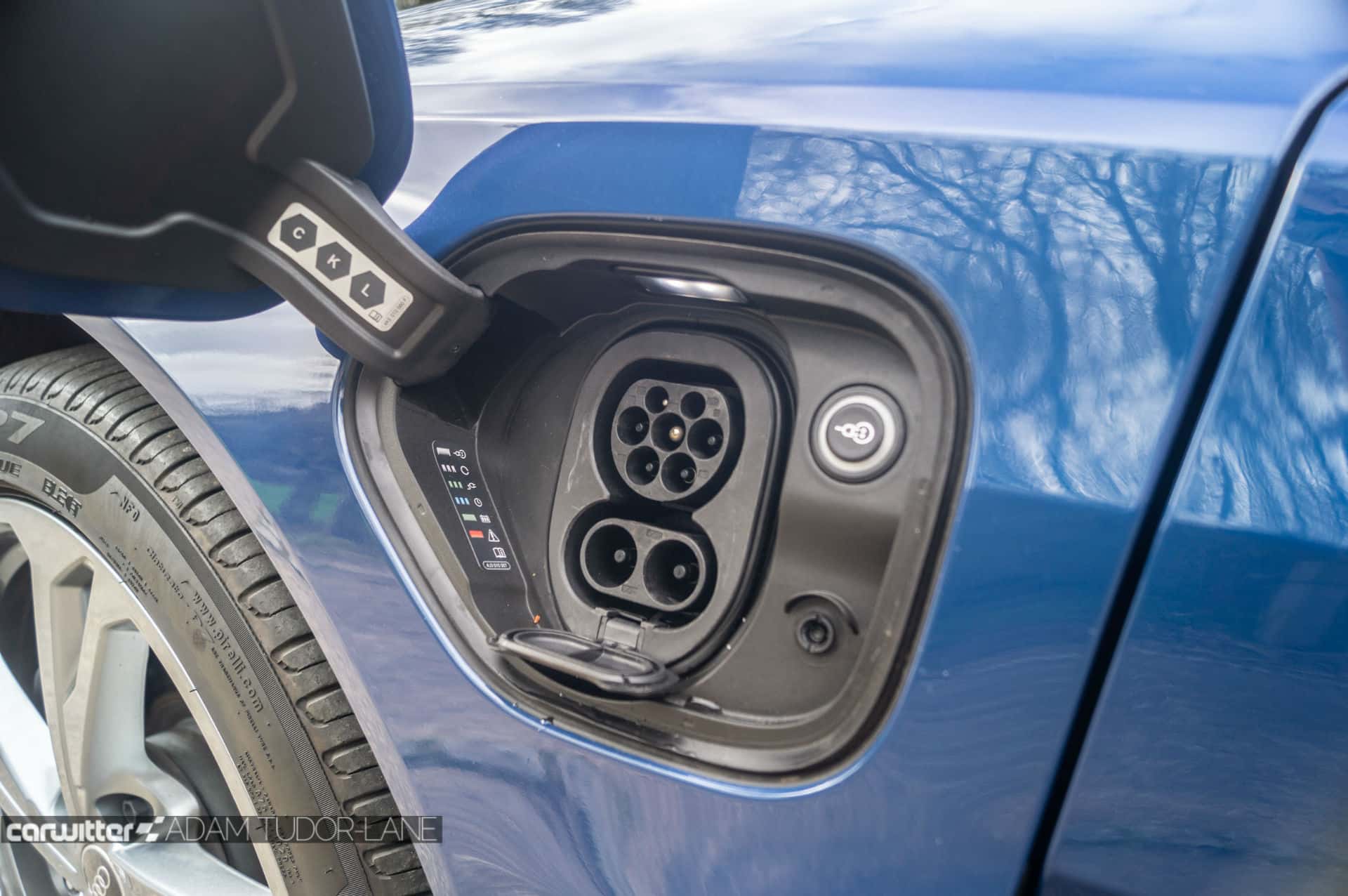 2023 Audi e-tron GT quattro ccs charge port